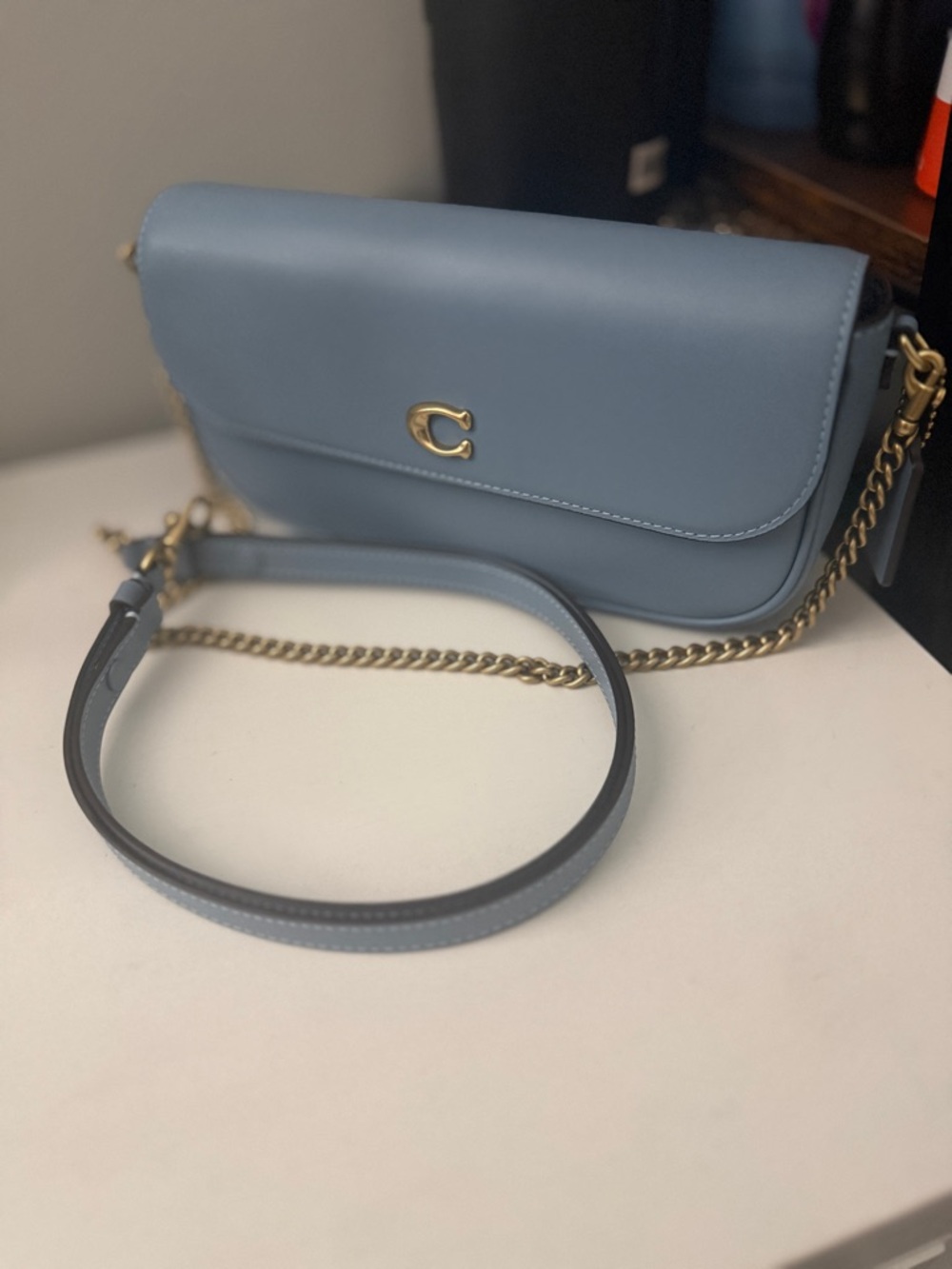 ❌❌SOLD❌❌ Coach Brook Flap Chain Bag Blue Refined Calf Leather Gold Hardware - Picture 4 of 8